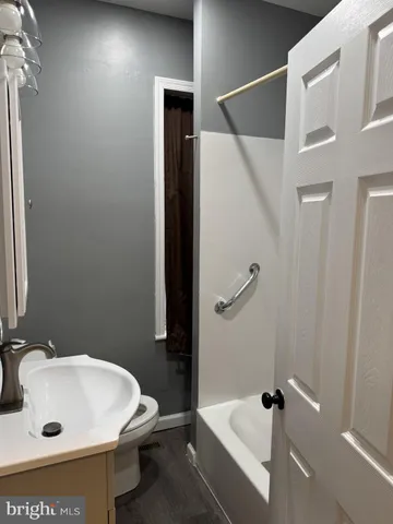 $1,500 | 1435 Edgmont Avenue, Chester, PA 19013