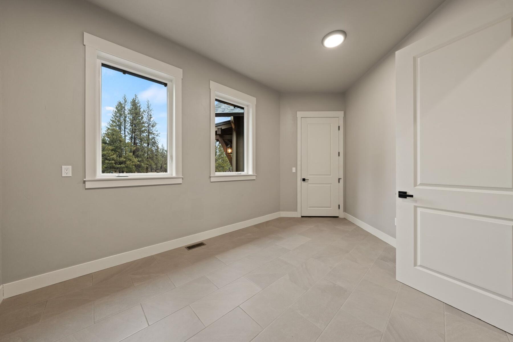 60201 Sunset View Drive Bend, OR 97702 - Photo 32 of 51 batch_30-web-or-mls-Riley Visuals-29