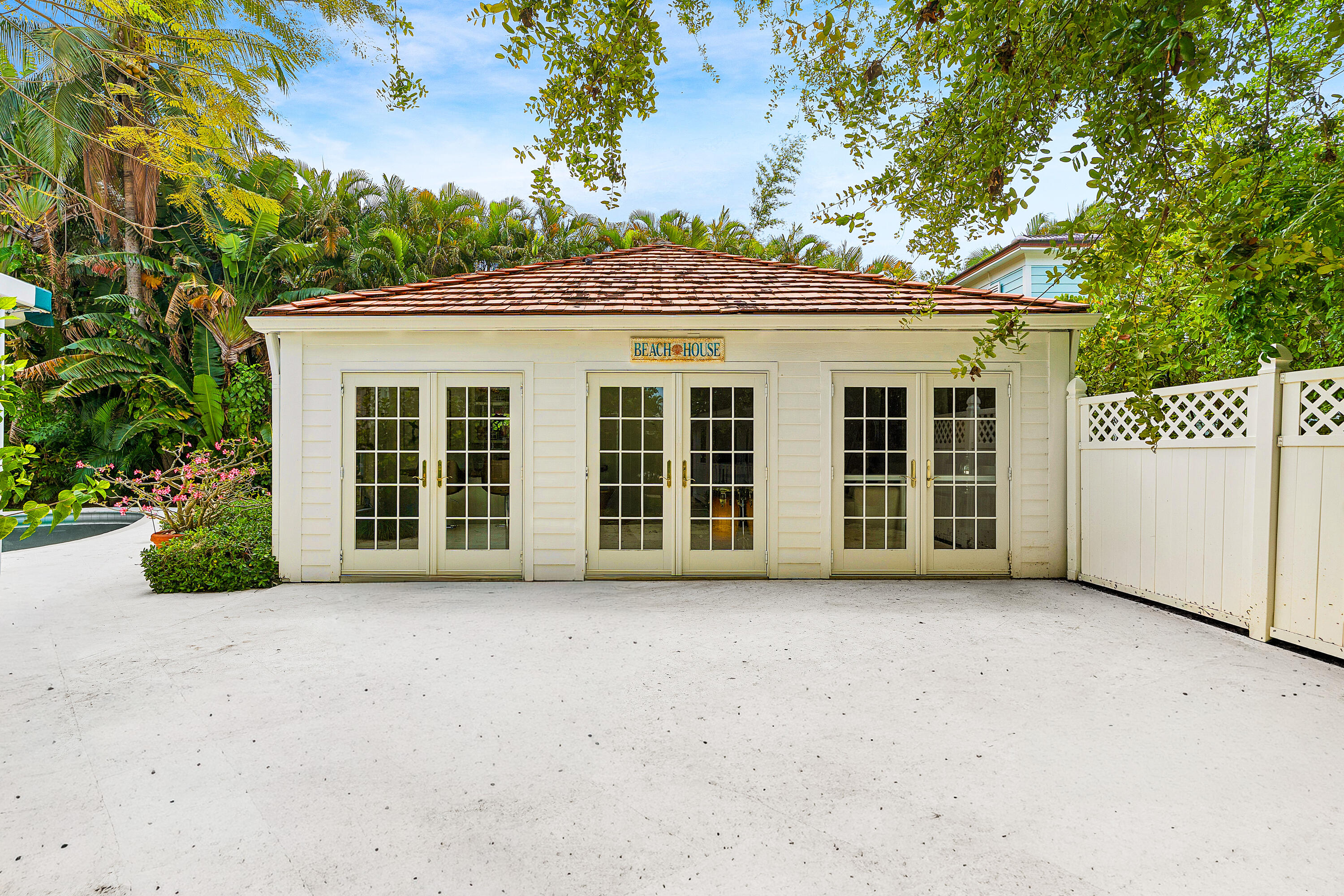 210 Merrain Road Palm Beach, FL 33480 - Photo 8 of 33 Guest House Front