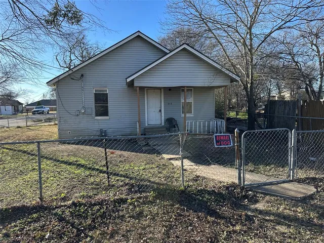 $70,000 | 212 Sycamore Street, Hillsboro, TX 76645