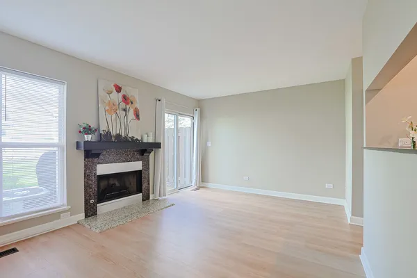 $299,900 | 2004 Waverly Lane, Algonquin, IL 60102