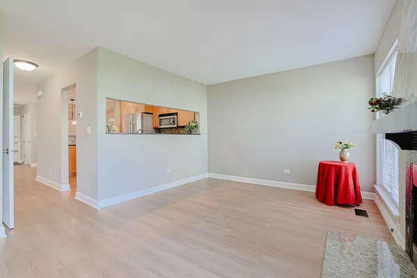 $299,900 | 2004 Waverly Lane, Algonquin, IL 60102