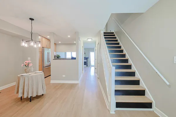 $299,900 | 2004 Waverly Lane, Algonquin, IL 60102