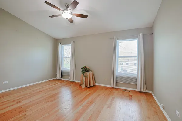 $299,900 | 2004 Waverly Lane, Algonquin, IL 60102