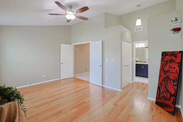 $299,900 | 2004 Waverly Lane, Algonquin, IL 60102