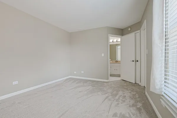 $299,900 | 2004 Waverly Lane, Algonquin, IL 60102