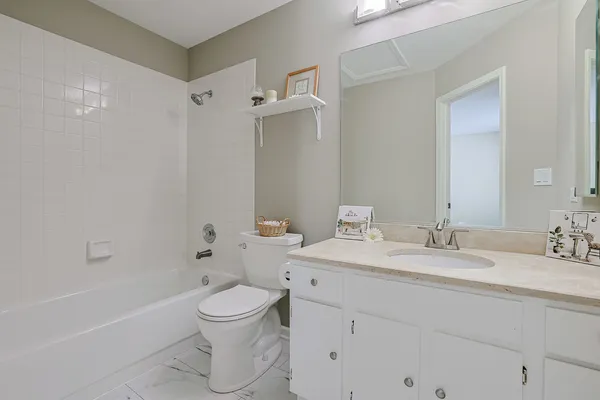 $299,900 | 2004 Waverly Lane, Algonquin, IL 60102