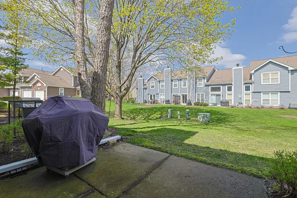 $299,900 | 2004 Waverly Lane, Algonquin, IL 60102