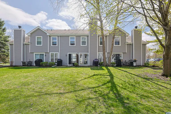 $299,900 | 2004 Waverly Lane, Algonquin, IL 60102