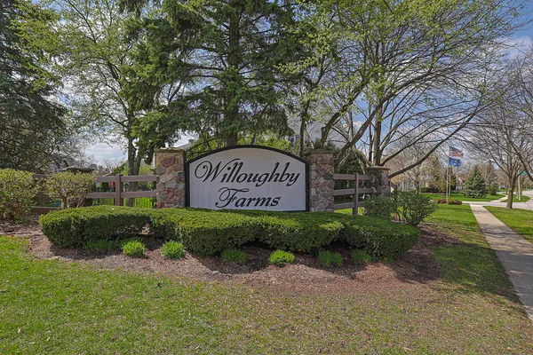 $299,900 | 2004 Waverly Lane, Algonquin, IL 60102