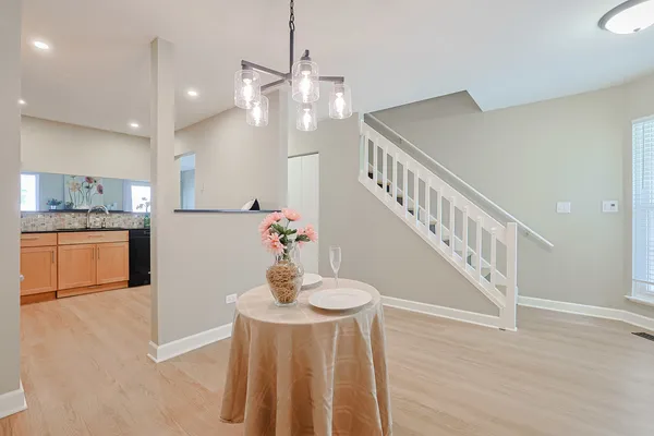 $299,900 | 2004 Waverly Lane, Algonquin, IL 60102