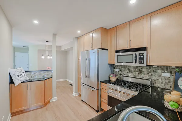 $299,900 | 2004 Waverly Lane, Algonquin, IL 60102