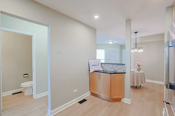 $299,900 | 2004 Waverly Lane, Algonquin, IL 60102