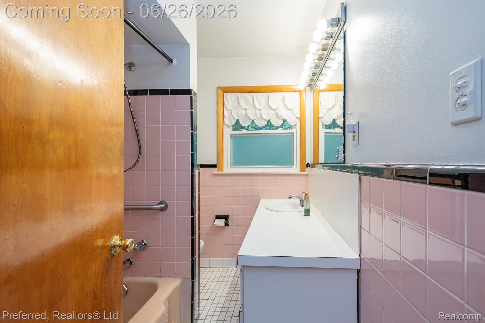 6346 Donaldson Road Troy, MI 48085 - Photo 16 of 21