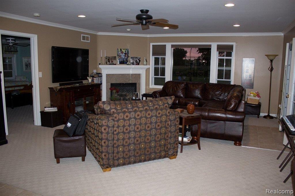 16949 22 Mile Road Macomb, MI 48044 - Photo 7 of 25 Living Room.jpg