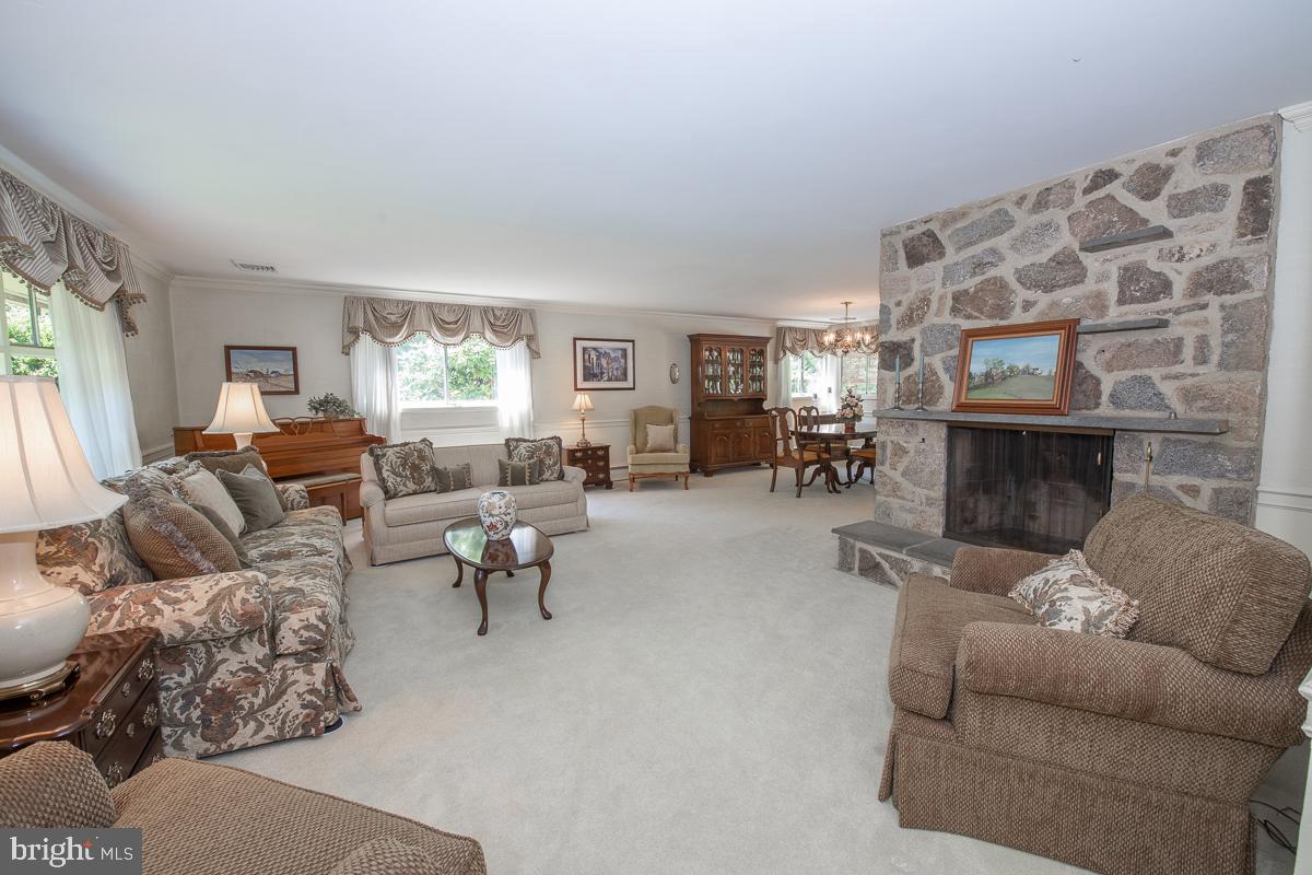 450 Howellville Road Berwyn, PA 19312 - Photo 5 of 25