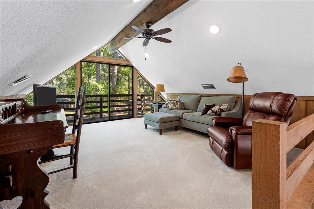 1200 North Acres Circle Springhill, LA 71075 - Photo 18 of 40 a living room with furniture