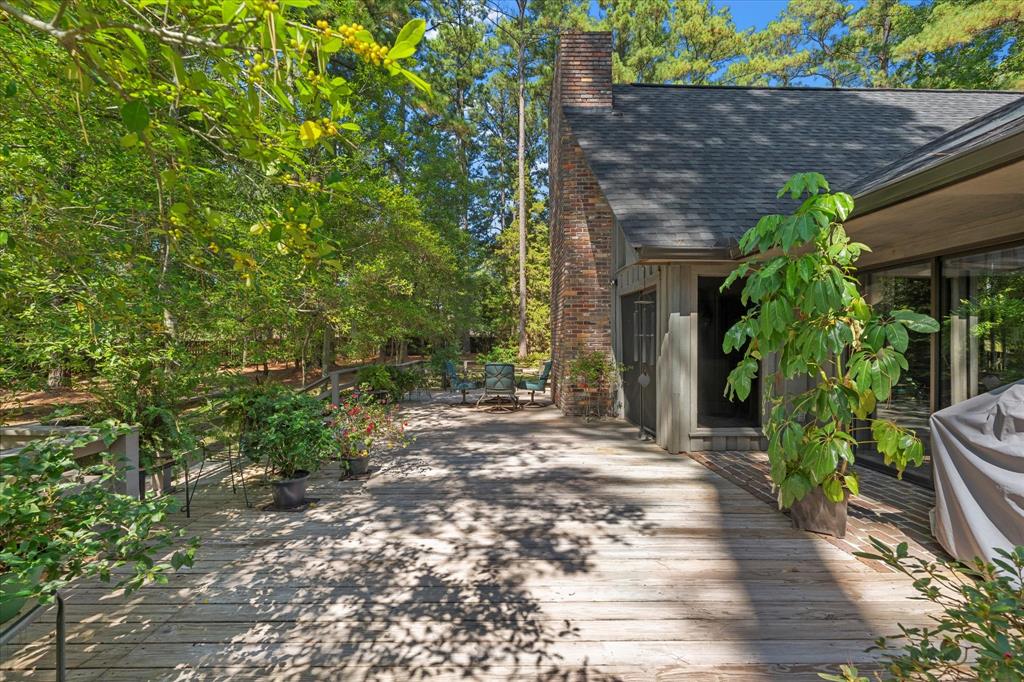 1200 North Acres Circle Springhill, LA 71075 - Photo 36 of 40 a view of a plants with brick walls