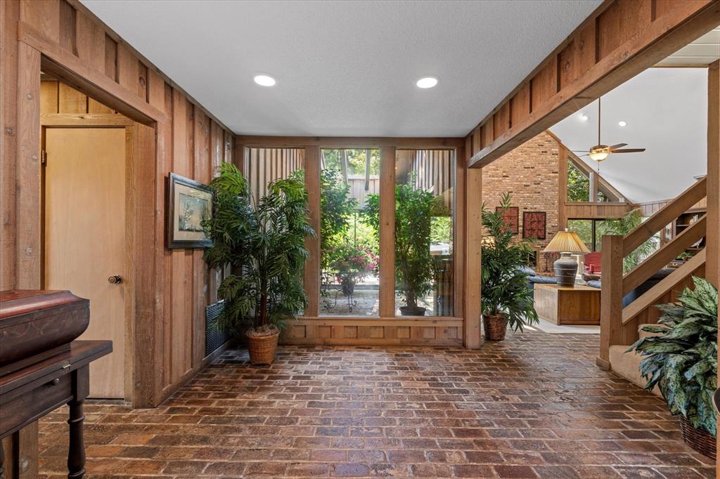 1200 North Acres Circle Springhill, LA 71075 - Photo 6 of 40 a view of entryway with livingroom
