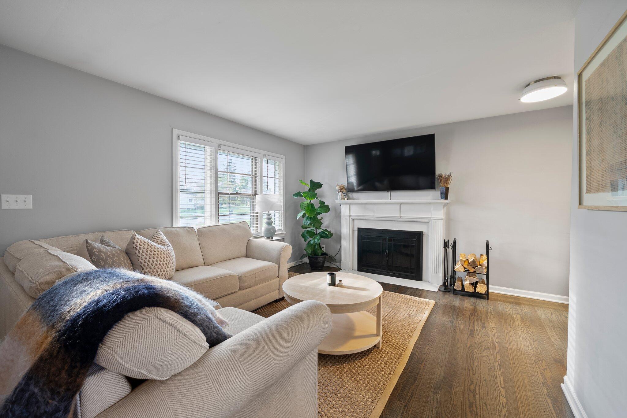 3250 Mountview Road Columbus, OH 43221 - Photo 7 of 37 DSC02149