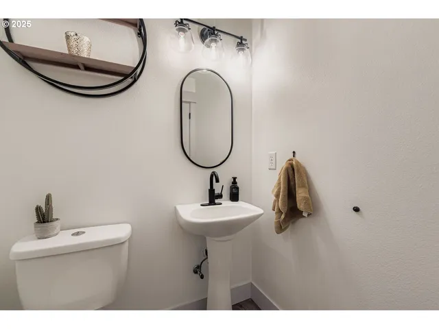 $699,000 | 3902 Northeast 203rd Avenue, Fairview, OR 97024