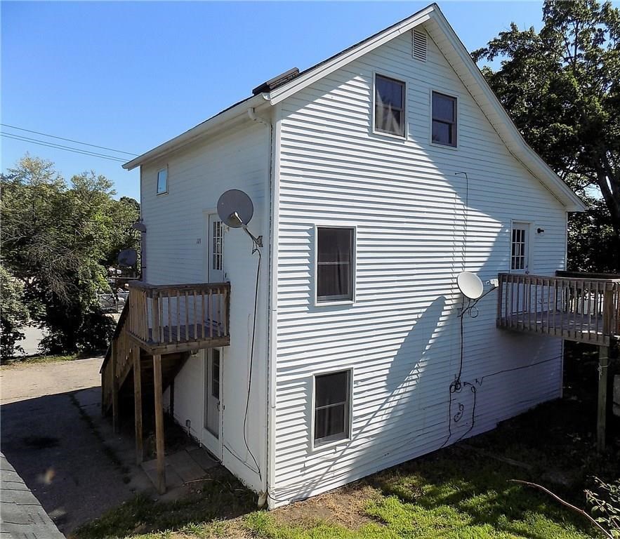 121 Oak Street Westerly, RI 02891 - Photo 2 of 20