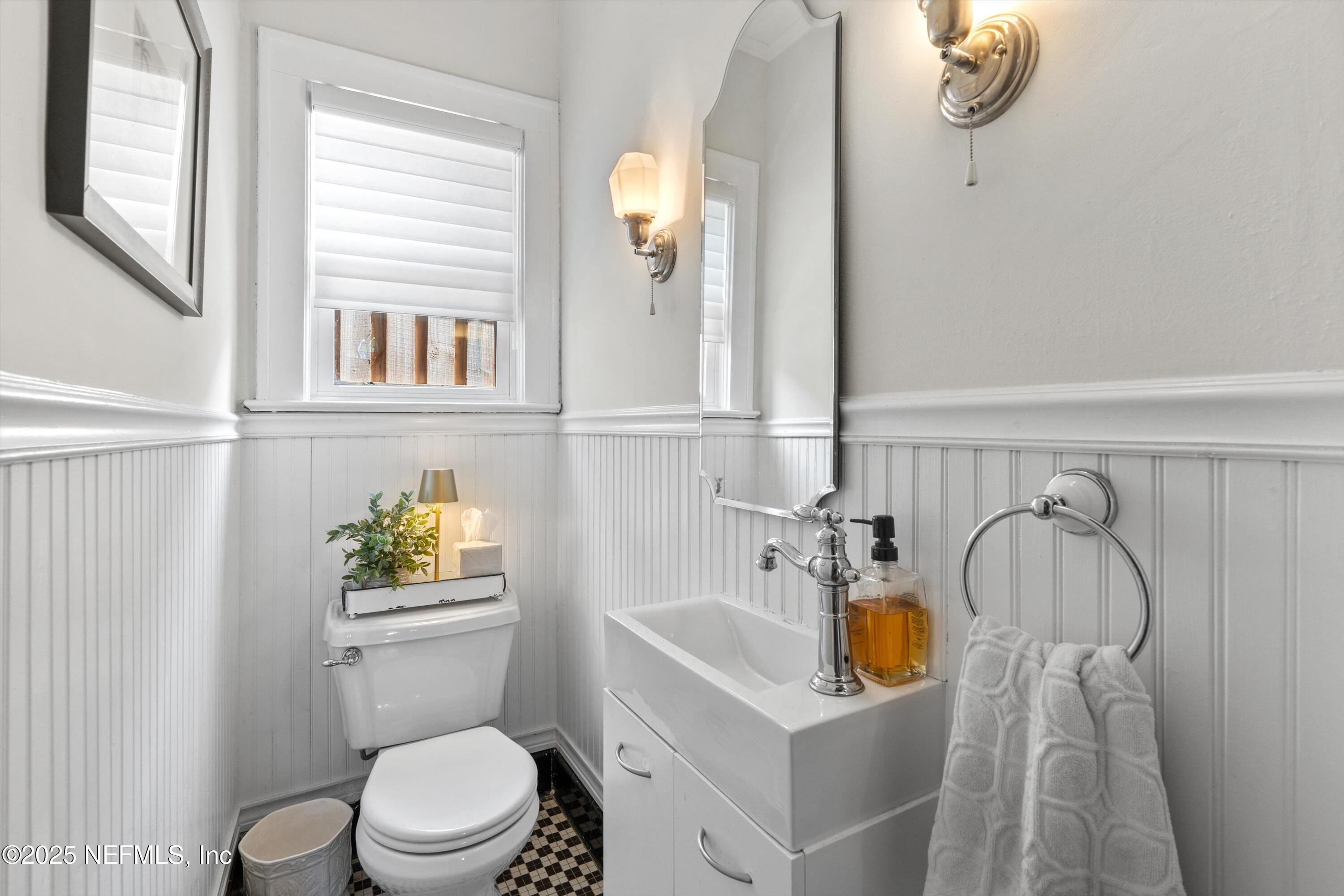 1112 Colombo Street Jacksonville, FL 32207 - Photo 17 of 58 Half Bath