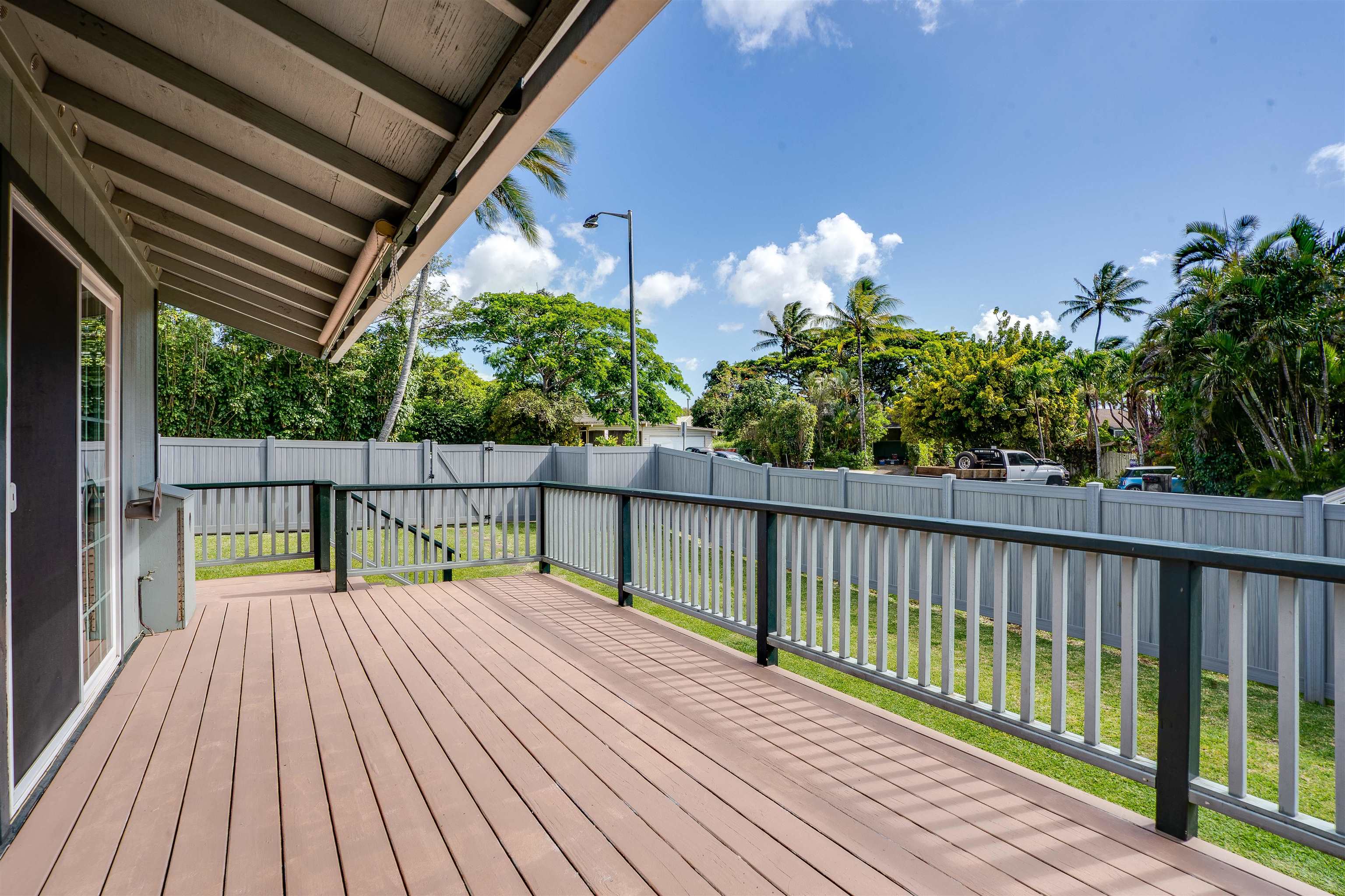 8 Laupapa Place Haiku, HI 96708 - Photo 13 of 30 a balcony with view of garden