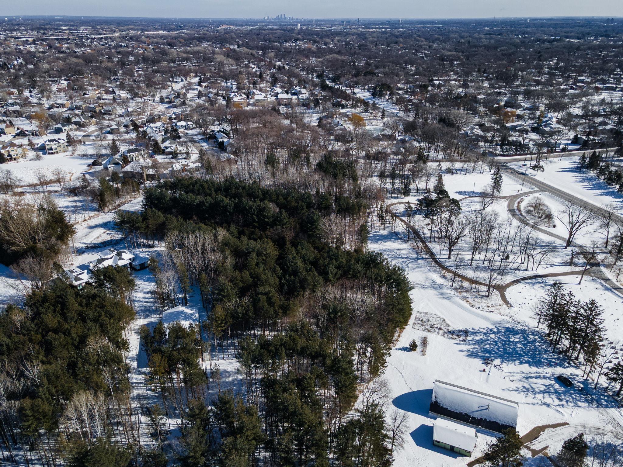 2022 Holy Name Drive Medina, MN 55391 - Photo 19 of 21