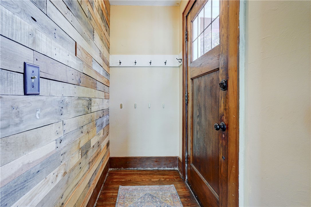 152 Colonial Road Rochester, NY 14609 - Photo 4 of 40 Gallery Image 4