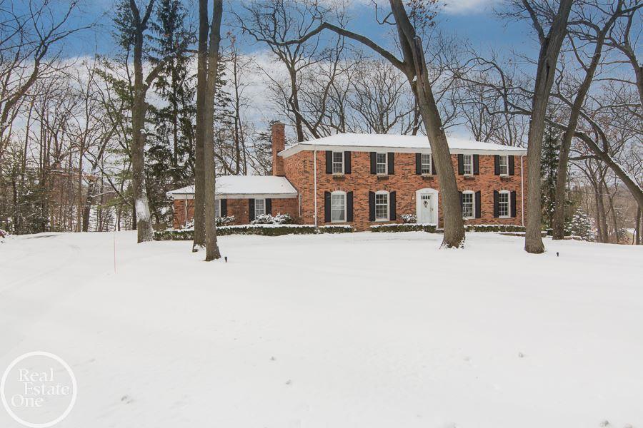 695 Apple Hill Lane Rochester Hills, MI 48306 - Photo 1 of 33