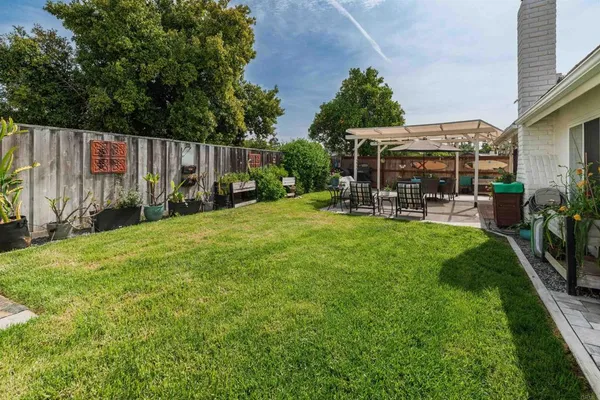 $1,599,000 | 2416 La Pluma Lane, Carlsbad, CA 92009