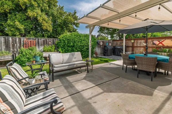 $1,599,000 | 2416 La Pluma Lane, Carlsbad, CA 92009