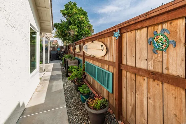 $1,599,000 | 2416 La Pluma Lane, Carlsbad, CA 92009