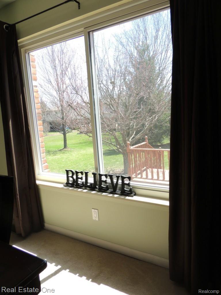 646 Abbey Court Rochester, MI 48307 - Photo 10 of 44 View Out Dining Room Window
