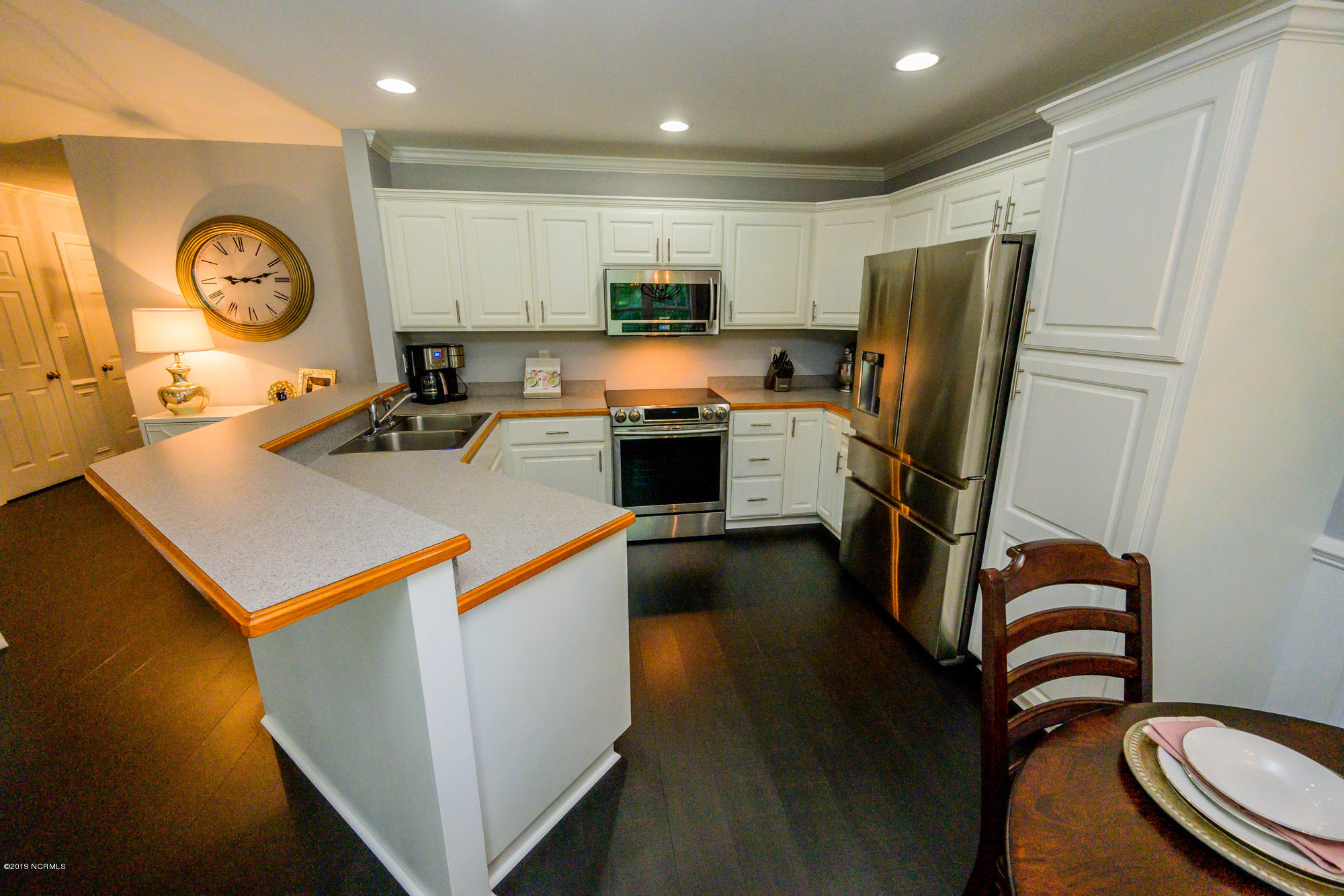 433 Neuchatel Road New Bern, NC 28562 - Photo 11 of 30 new ss appliances
