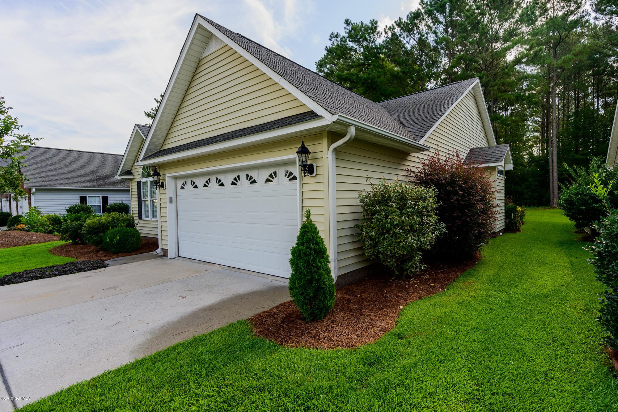 433 Neuchatel Road New Bern, NC 28562 - Photo 29 of 30 front right angle