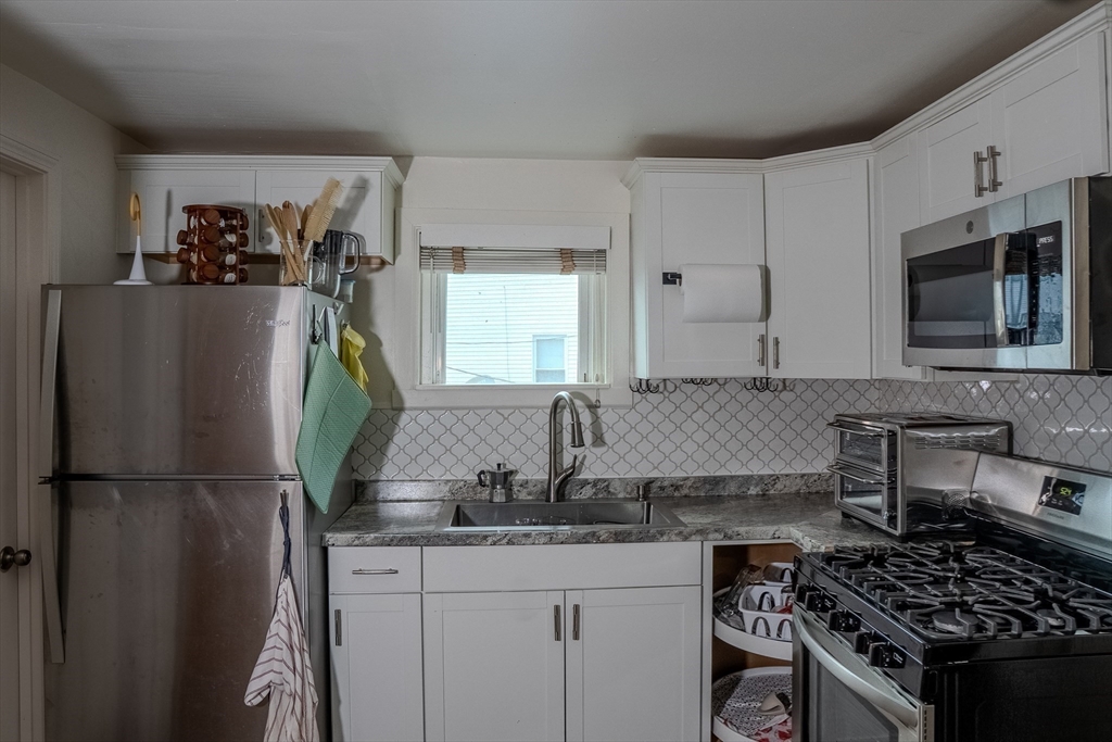18 Hancock Street Lawrence, MA 01841 - Photo 20 of 36
