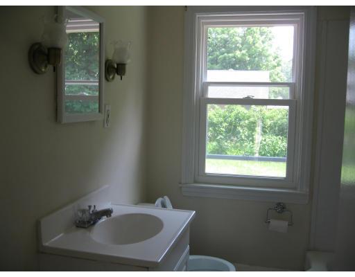 69 Macomber Avenue Springfield, MA 01119 - Photo 4 of 4