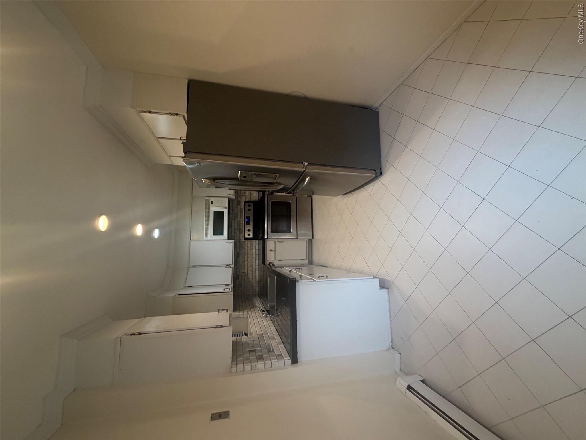 75 Greenway Close, Unit 75 Rye Brook, NY 10573 - Photo 5 of 23