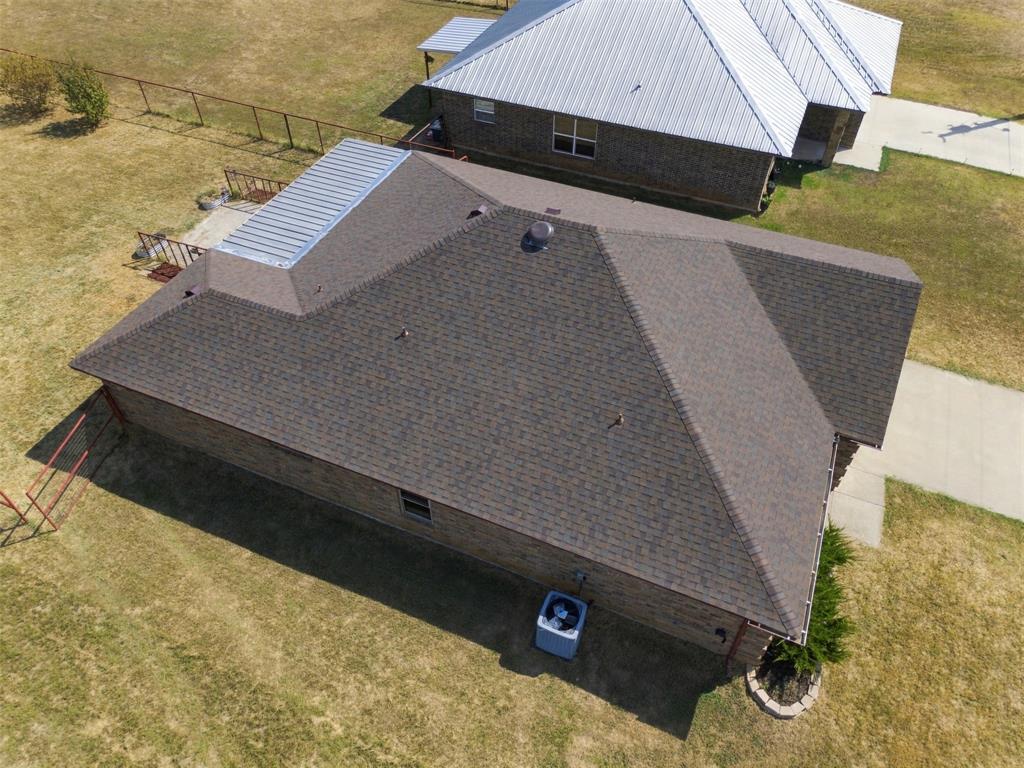 108 Chisolm Trail Court Springtown, TX 76082 - Photo 30 of 32 Gallery Image 30