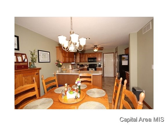 1409 Hoechester Road Springfield, IL 62712 - Photo 3 of 24
