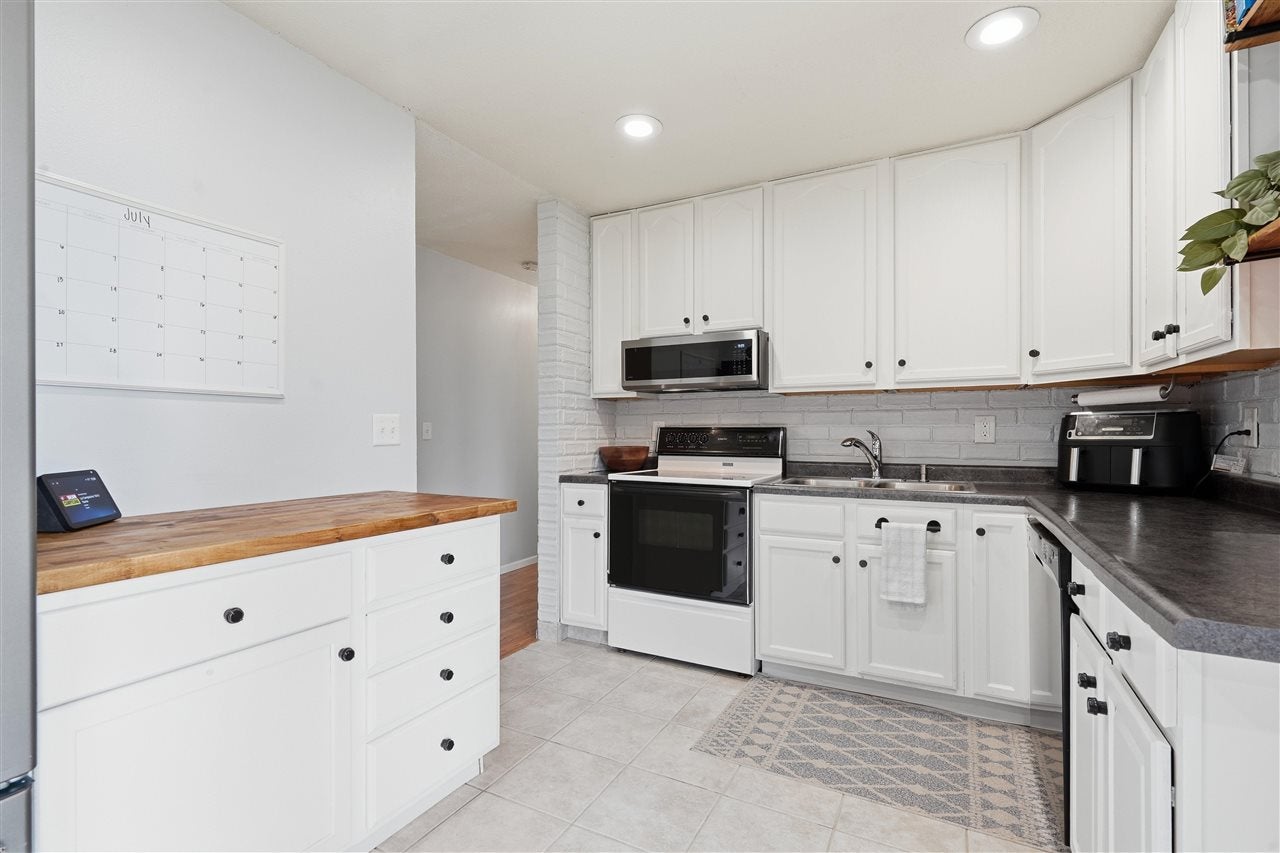 213 Hanover Road Southwest Cedar Rapids, IA 52404 - Photo 7 of 27 Gallery Image 7
