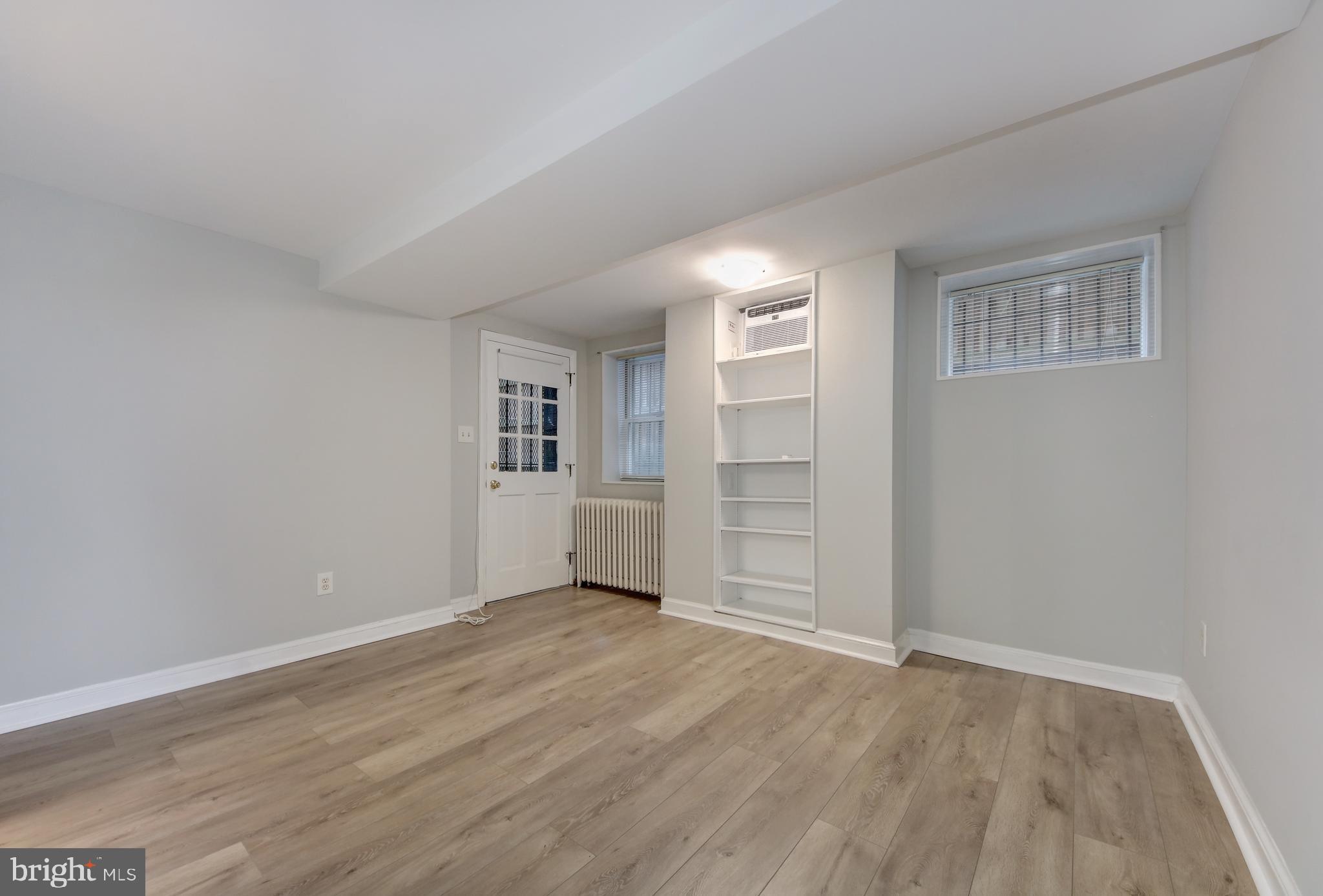 2007 B Kalorama Road Northwest, Unit B Washington, DC 20009 - Photo 11 of 38 Large bedroom