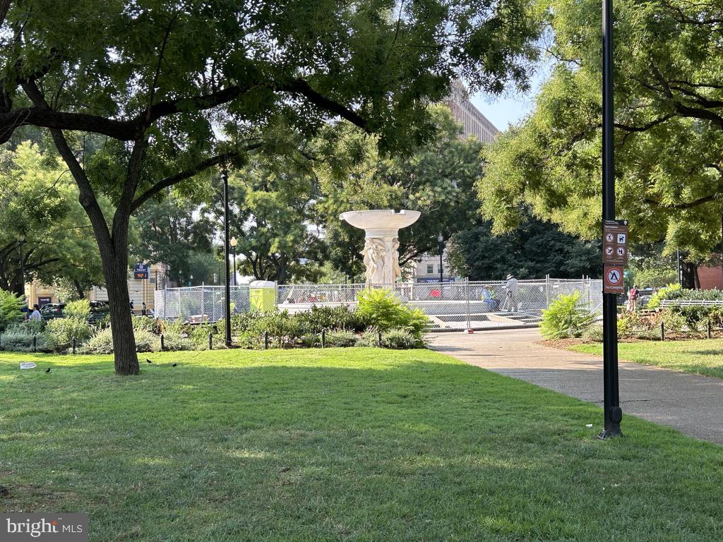 2007 B Kalorama Road Northwest, Unit B Washington, DC 20009 - Photo 26 of 38 Dupont Circle just down the hill