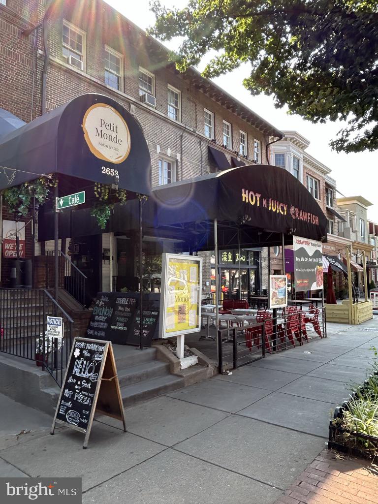 2007 B Kalorama Road Northwest, Unit B Washington, DC 20009 - Photo 35 of 38 Woodley Restaurants