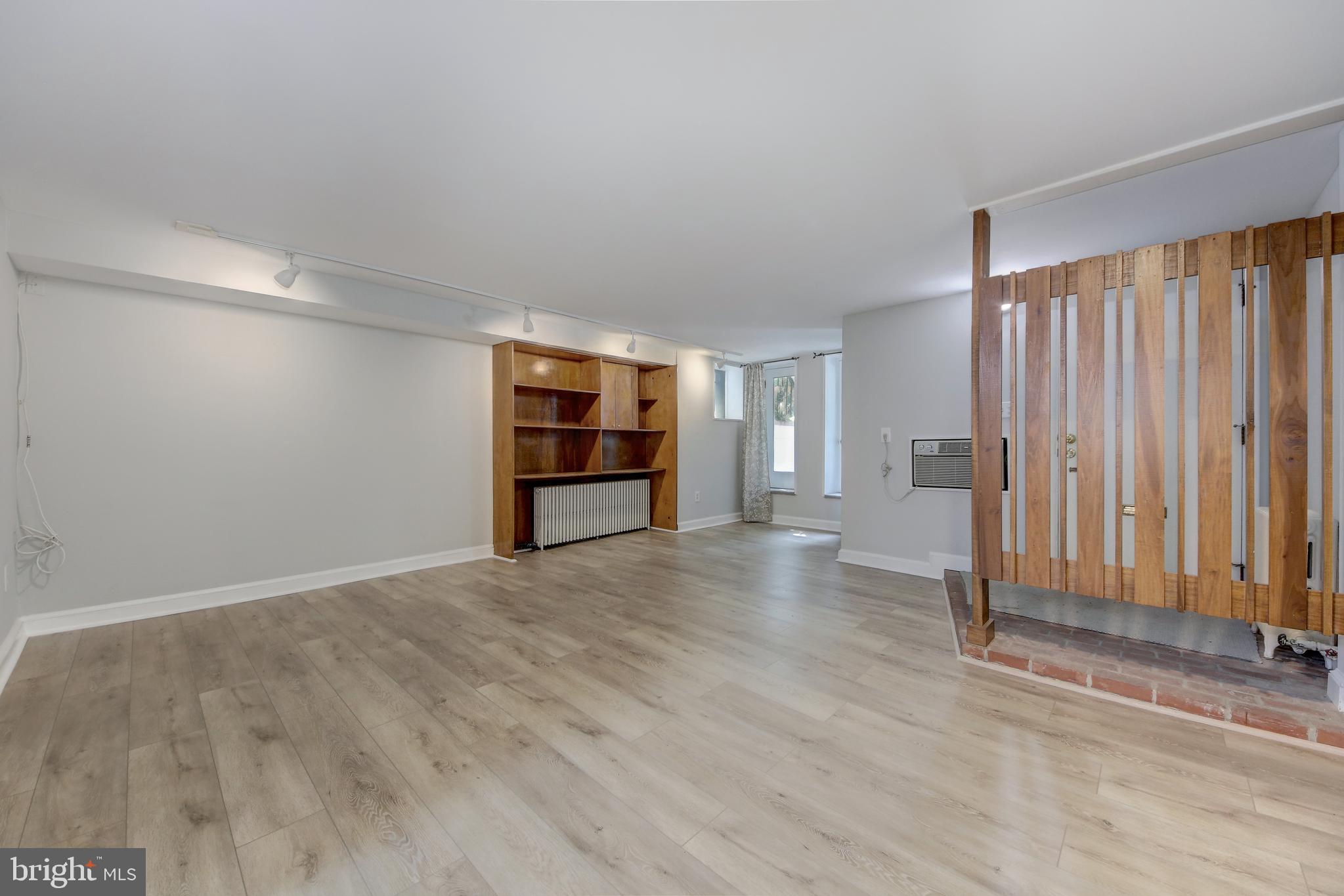 2007 B Kalorama Road Northwest, Unit B Washington, DC 20009 - Photo 4 of 38 Freshly painted. New floors