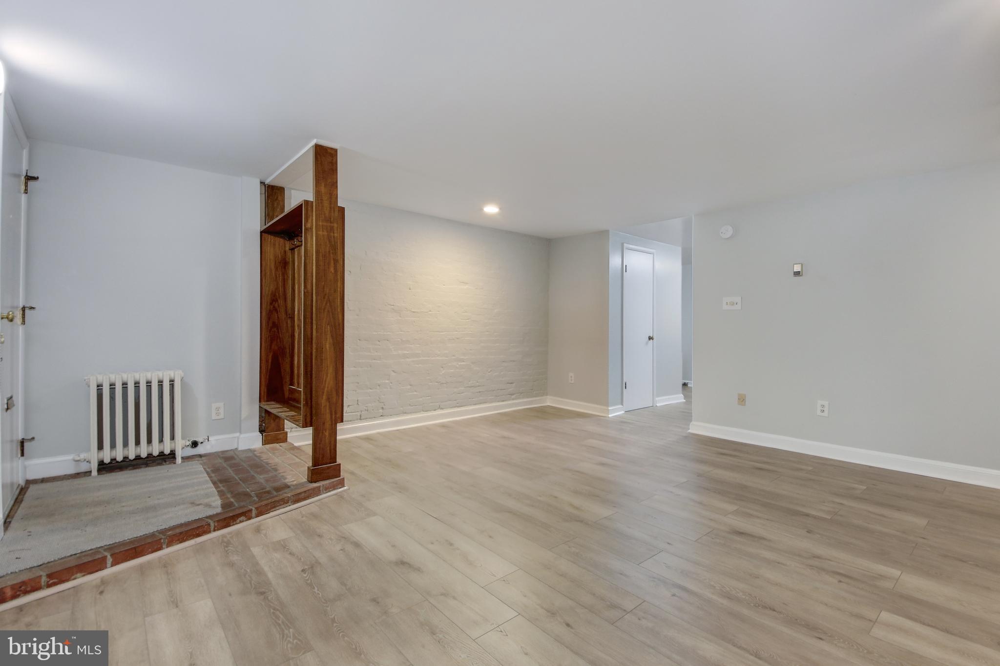 2007 B Kalorama Road Northwest, Unit B Washington, DC 20009 - Photo 5 of 38 Spacious living room/dining room area