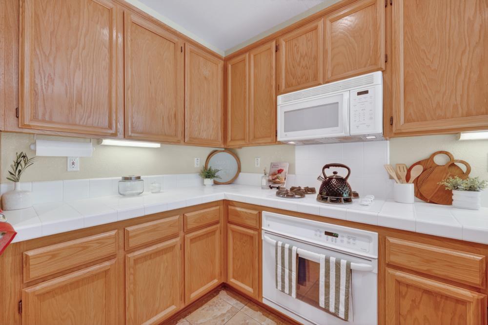 464 Sutherland Ranch Lane Roseville, CA 95678 - Photo 14 of 53