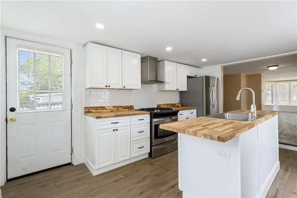 $799,900 | 14 West Natick Road, Warwick, RI 02886